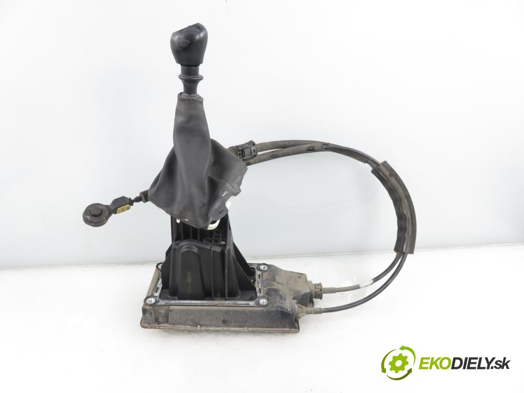 RENAULT ESPACE IV (JK0/1_) MINIVAN 2007 100,00 2.0 (JK09) - F4R 792 1998,00 ZVEDÁK: