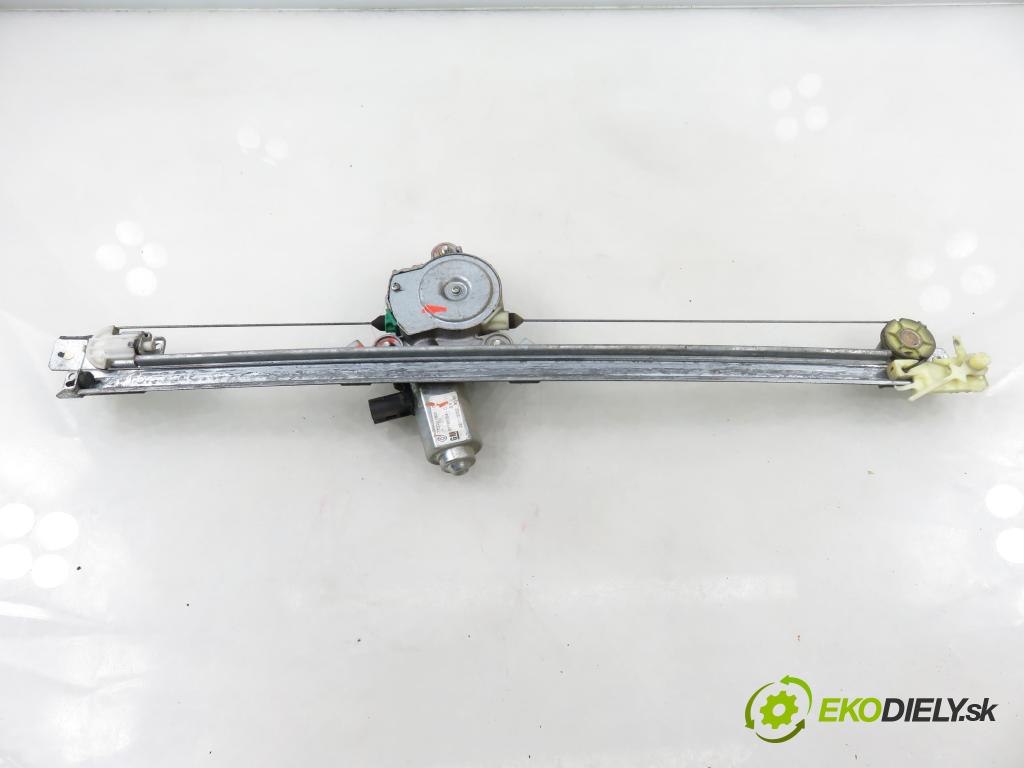 RENAULT TRAFIC II Skrzynia (FL) FURGON 2002 74,00 1.9 dCi - F9Q 760 1870,00 Mechanizmus okien 7700311820 ; 91165704