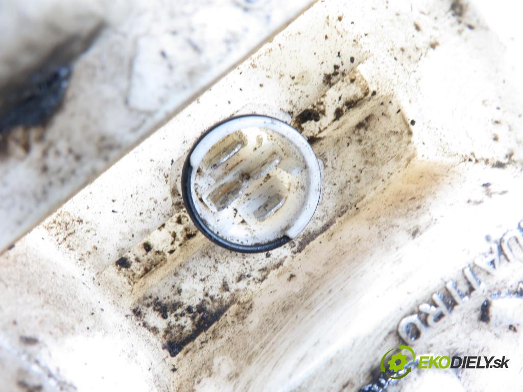 VW PASSAT B5 (3B2) SEDAN 1997 92,00 1.8 20V 125 - ADR 1781,00 Pumpa paliva 8D0201319