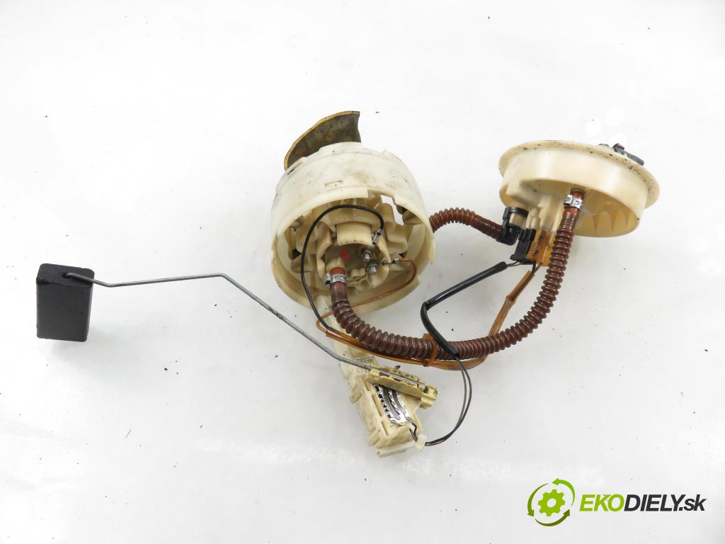 VW PASSAT B5 (3B2) SEDAN 1997 92,00 1.8 20V 125 - ADR 1781,00 Pumpa paliva 8D0201319