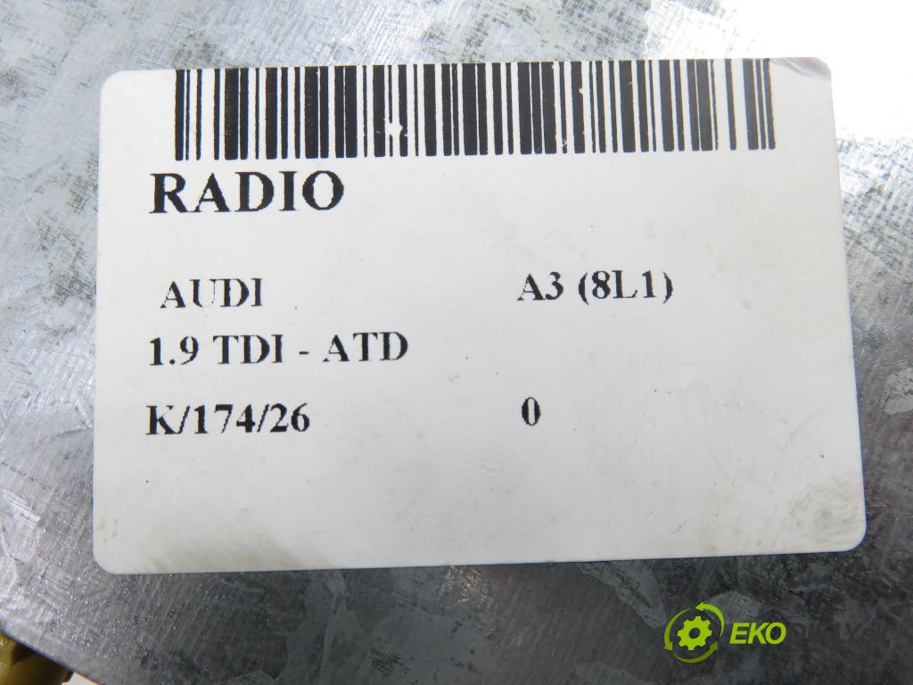 AUDI A3 (8L1) HB 2002 74,00 1.9 TDI - AXR 1896,00 RADIO CD 8L0035186G