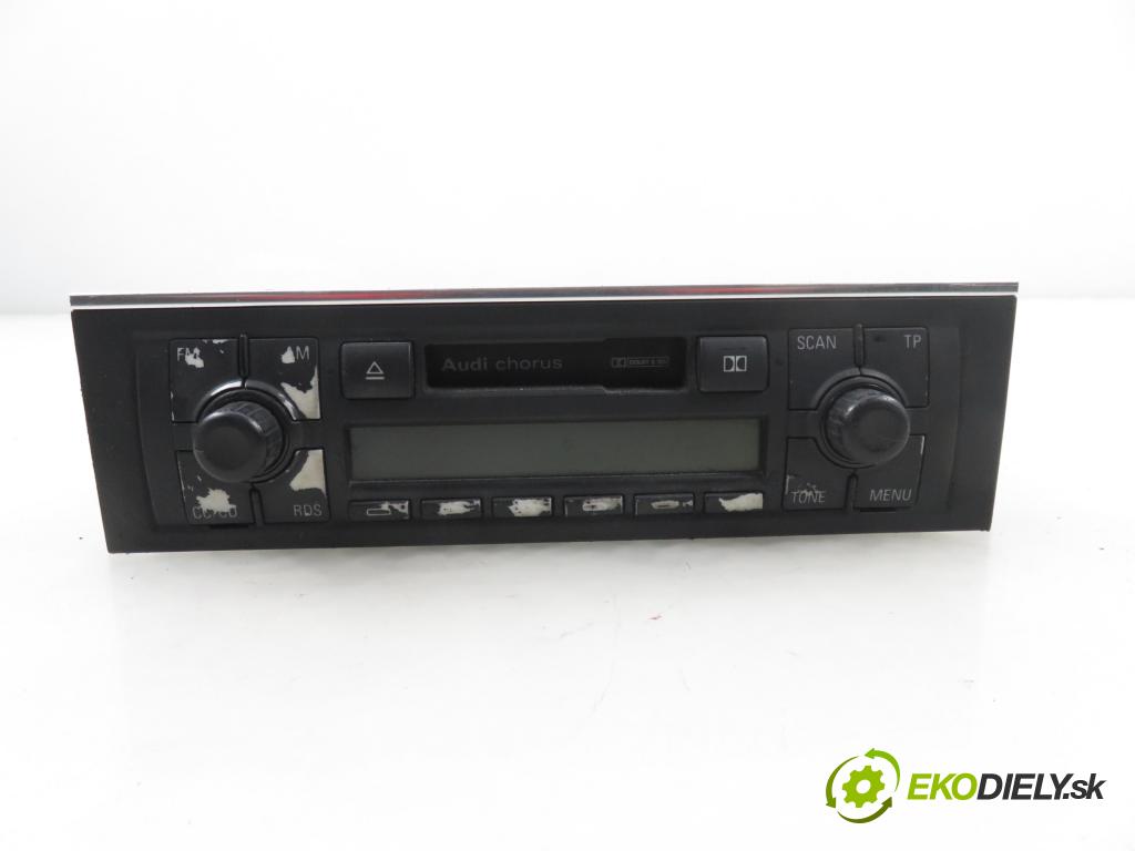 AUDI A4 Avant (8E5, B6) KOMBI 2002 96,00 1.9 TDI - AWX 1896,00 RADIO CD 8E0035152