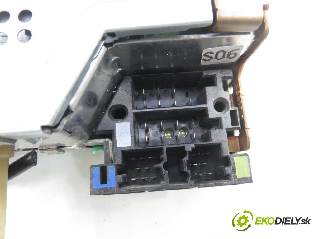 RENAULT MODUS / GRAND MODUS (F/JP0_) HB 2005 55,00 1.2 (JP0C, JP0K, FP0C, FP0K, FP0P, JP0P, JP0T) - D 1149,00 RADIO 8200357388