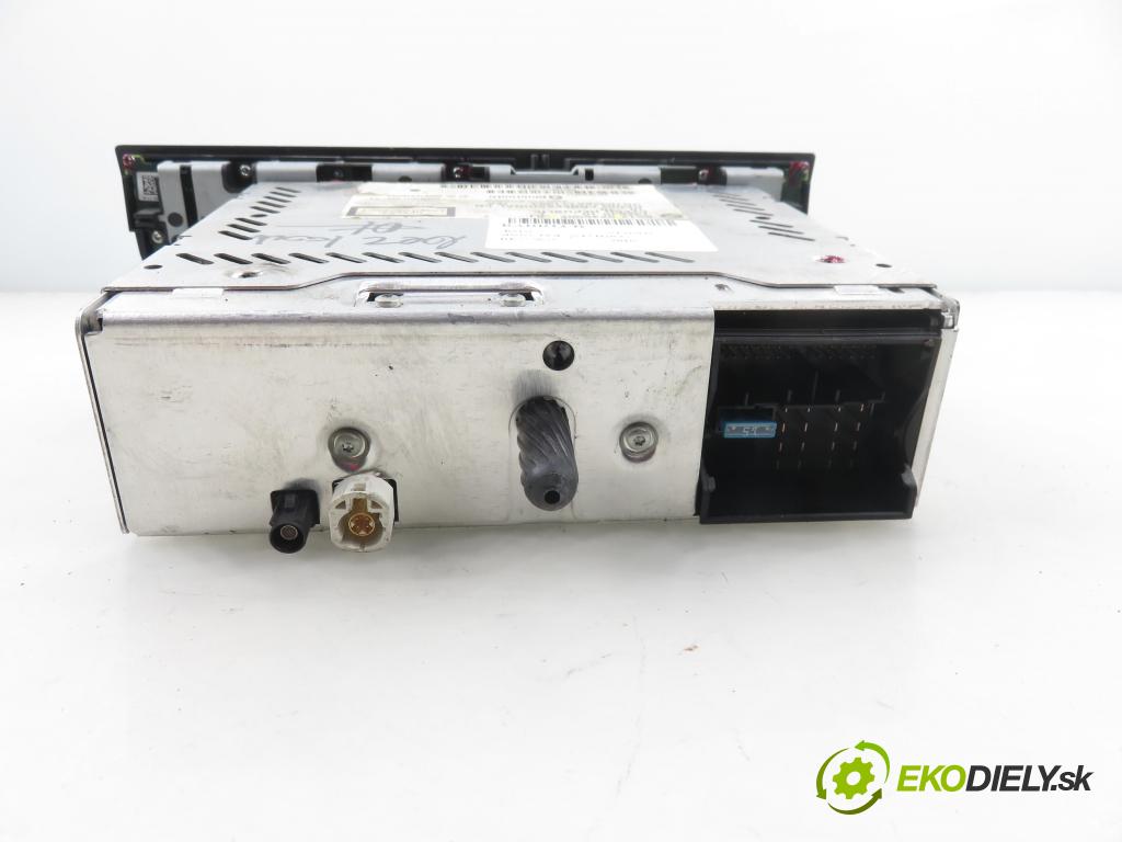 BMW X1 (E84) SUV 2010 105,00 sDrive 18 d 143 - N47 D20 C 1995,00 RADIO CD 9246502