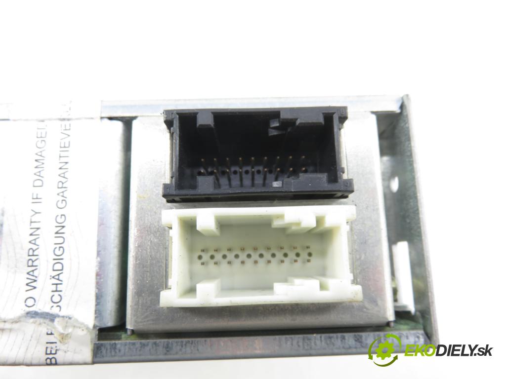 VW PHAETON (3D1, 3D2, 3D3, 3D4, 3D6, 3D7, 3D8, 3D9) SEDAN 2006 165,00 3.0 TDI 2967,00 čítač navigácie 3D0919887E ; 3D0919887E (Elektrosúčasti ostatné)