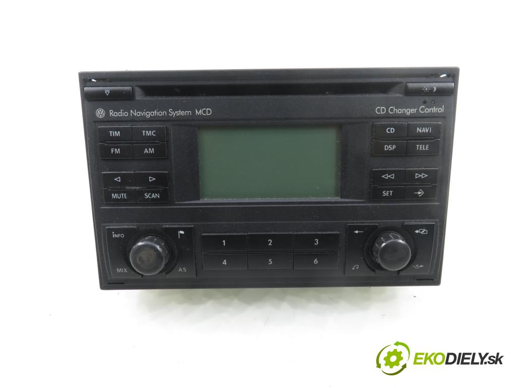 VW PASSAT B5.5 (3B3) SEDAN 2001 85,00 2 - AZM 1984,00 RADIO CD 1J0035191C