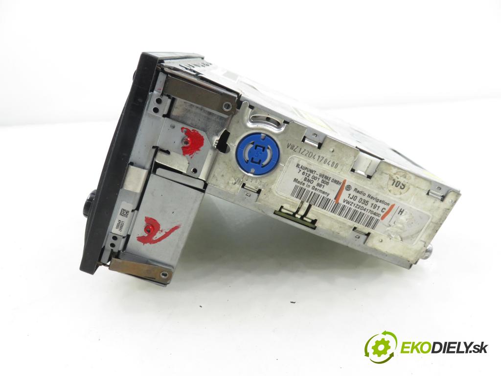 VW PASSAT B5.5 (3B3) SEDAN 2001 85,00 2 - AZM 1984,00 RADIO CD 1J0035191C