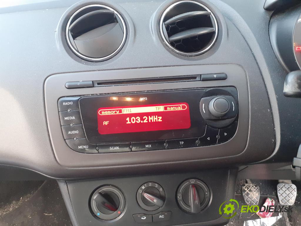 SEAT IBIZA IV (6J5, 6P1) HB 2013 63,00 1.4 - CGGB 1390,00 RADIO CD 6J2035153G