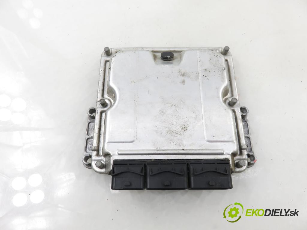 RENAULT TRAFIC II Skrzynia (FL) FURGON 2002 74,00 1.9 dCi - F9Q 760 1870,00 řídící jednotka motora 0281010633