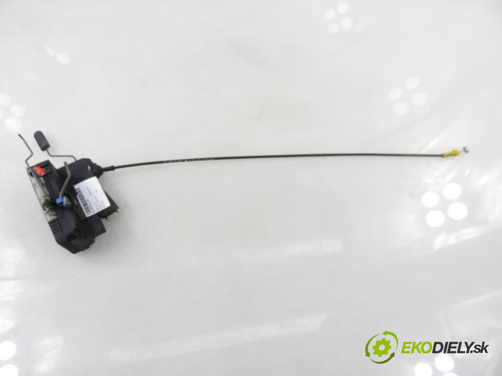 RENAULT TRAFIC II Skrzynia (FL) FURGON 2002 74,00 1.9 dCi - F9Q 760 1870,00 zámok 8200008260 ; 91166230