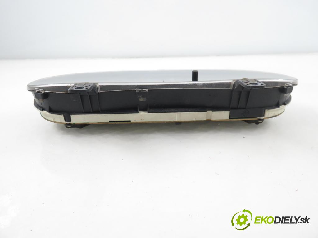 RENAULT TRAFIC II Skrzynia (FL) FURGON 2002 74,00 1.9 dCi - F9Q 760 1870,00 prístrojovka elektrický P8200252449A