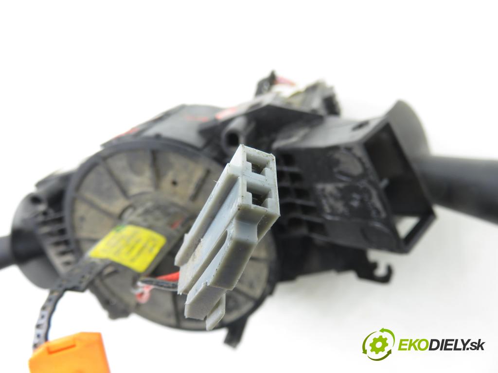 RENAULT TRAFIC II Skrzynia (FL) FURGON 2002 74,00 1.9 dCi - F9Q 760 1870,00 páčka/prepínač 8200070265