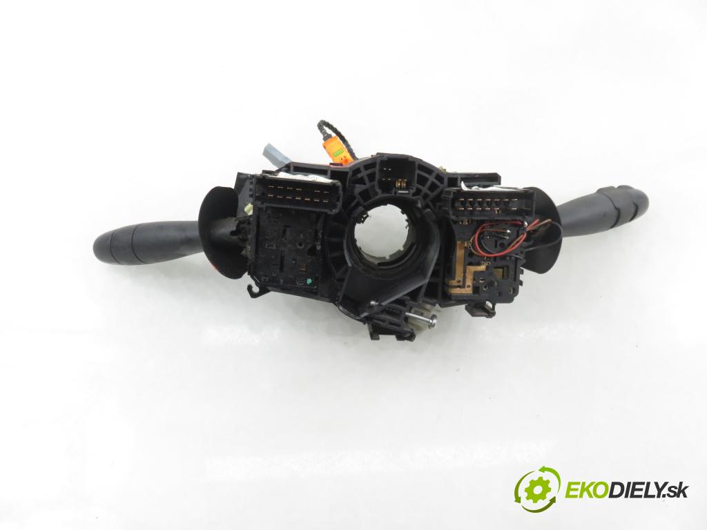 RENAULT TRAFIC II Skrzynia (FL) FURGON 2002 74,00 1.9 dCi - F9Q 760 1870,00 páčka/prepínač 8200070265