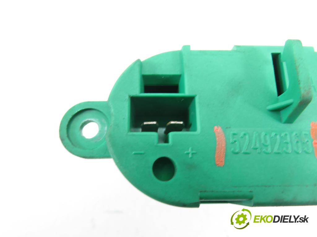 RENAULT ESPACE IV (JK0/1_) MINIVAN 2007 100,00 2.0 (JK09) - F4R 792 1998,00 rezistor / reostat kúrenia 52492365