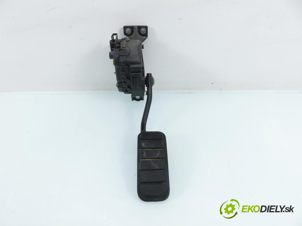 RENAULT MASTER II Skrzynia (FD) FURGON 2004 84,00 2.5 dCi 120 - G9U 724 2464,00 potenciometr plynového pedálu 7700314525 (Potenciometr plynového pedálu)