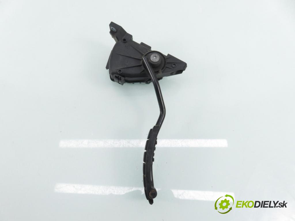 RENAULT MASTER II Skrzynia (FD) FURGON 2004 84,00 2.5 dCi 120 - G9U 724 2464,00 potenciometr plynového pedálu 7700314525 (Potenciometr plynového pedálu)