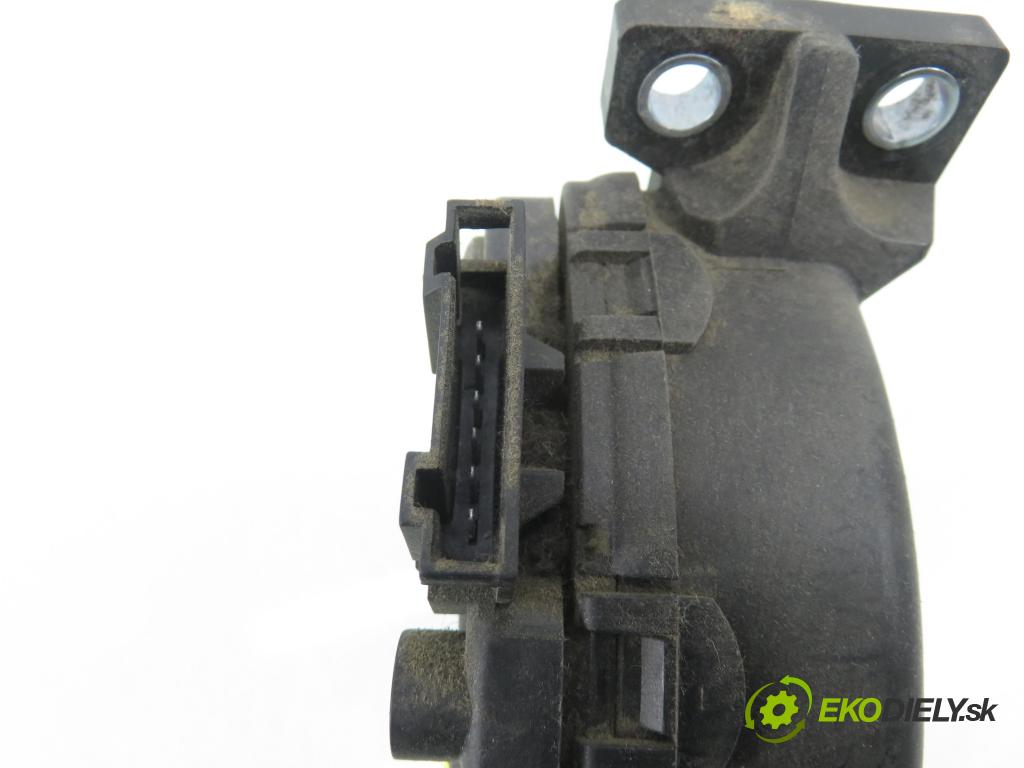 RENAULT MASTER II Skrzynia (FD) FURGON 2004 84,00 2.5 dCi 120 - G9U 724 2464,00 potenciometr plynového pedálu 7700314525 (Potenciometr plynového pedálu)