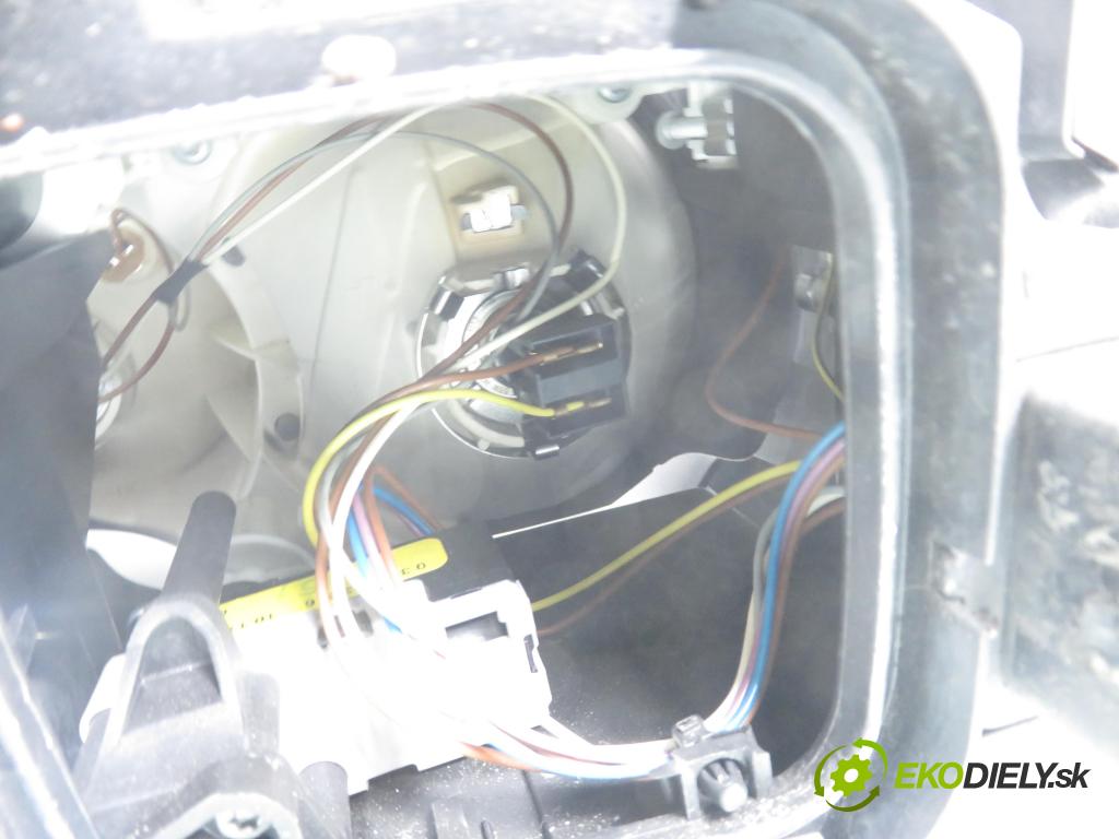 AUDI A3 (8P1) HB 2003 103,00 2.0 TDI PD 16V 140 1968,00 Svetlo PP 8P0941004A