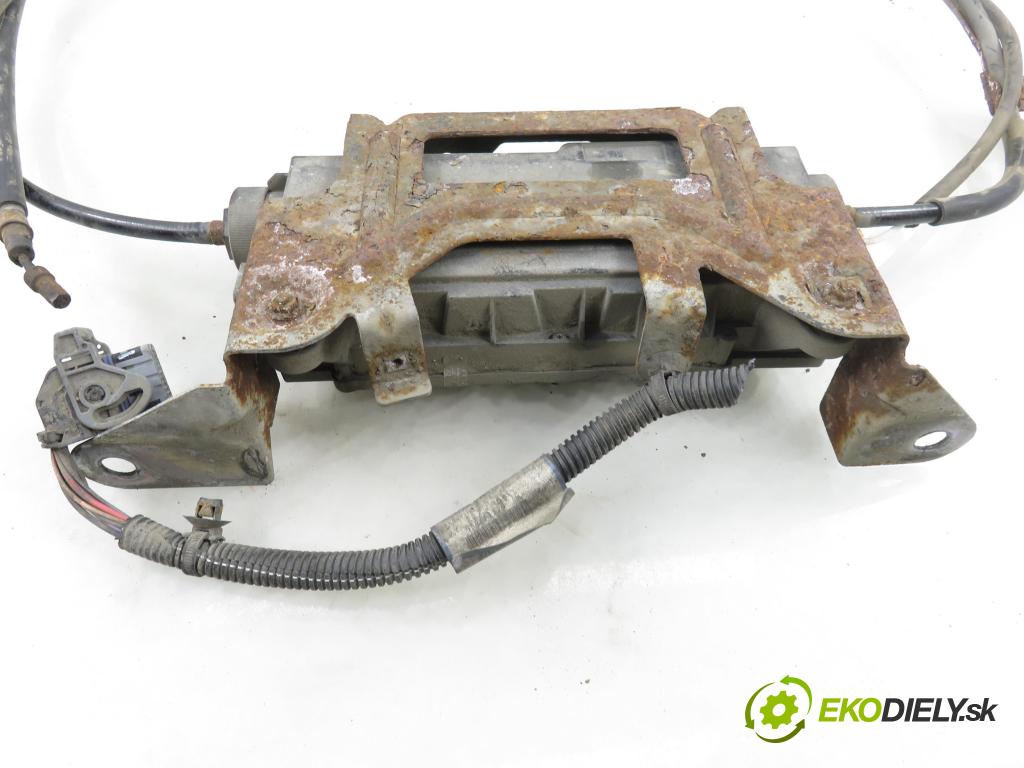 RENAULT ESPACE IV (JK0/1_) MINIVAN 2007 100,00 2.0 (JK09) - F4R 792 1998,00 BRZDA: ručny elektrický 8200418646