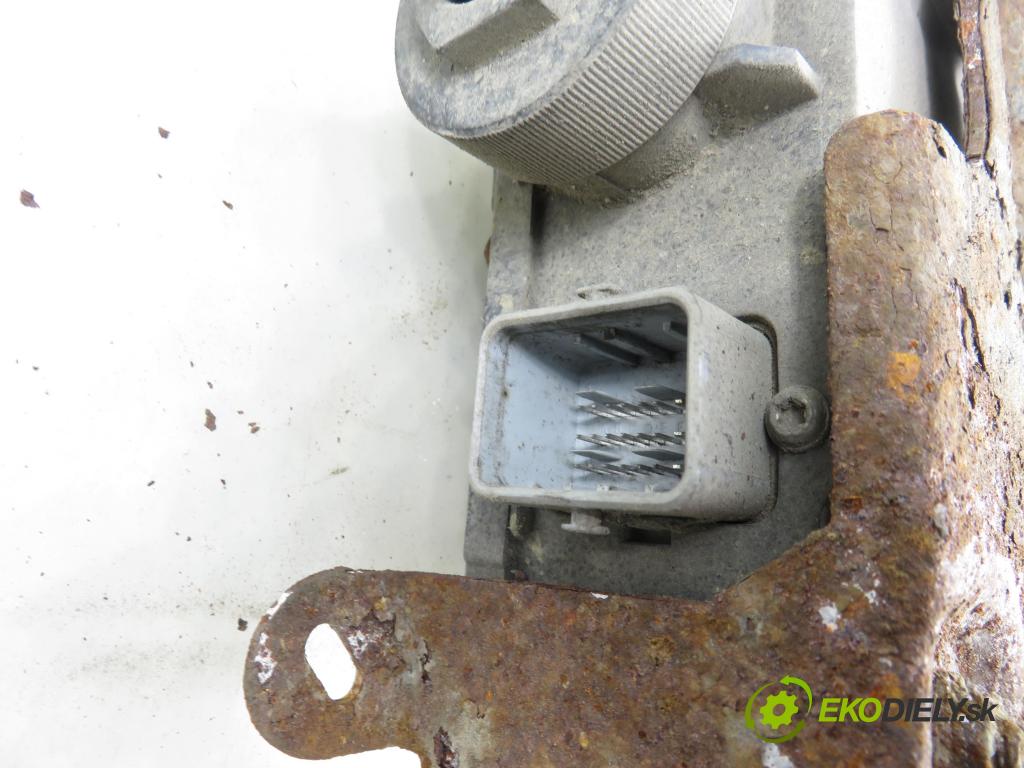 RENAULT ESPACE IV (JK0/1_) MINIVAN 2007 100,00 2.0 (JK09) - F4R 792 1998,00 BRZDA: ručny elektrický 8200418646