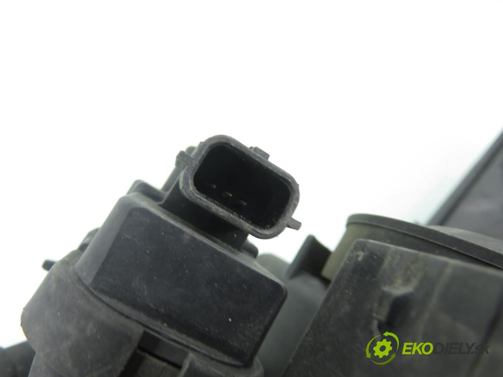 RENAULT ESPACE IV (JK0/1_) MINIVAN 2007 100,00 2.0 (JK09) - F4R 792 1998,00 Svetlo PP 8200394704