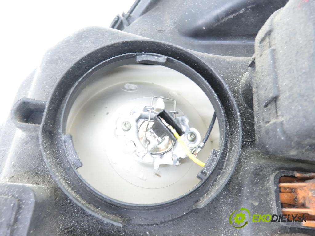 RENAULT SCENIC I (JA0/1_) MINIVAN 2002 0,00 1.6 - K4M 708 1598,00 Svetlo PP 7700432097 ; 7701047600