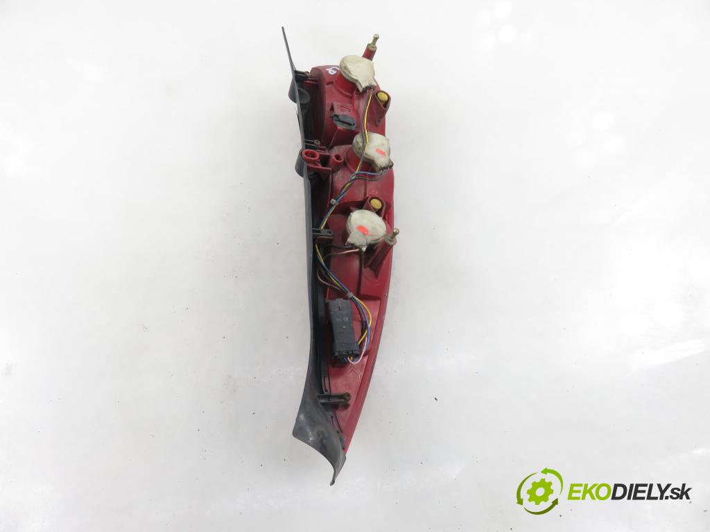 CITROEN C5 II Break (RE_) KOMBI 2004 100,00 2.0 HDi 136 1997,00 Svetlo ľavé zadné