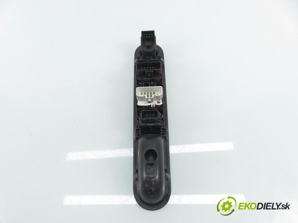 RENAULT ESPACE IV (JK0/1_) MINIVAN 2007 100,00 2.0 (JK09) - F4R 792 1998,00 Panel ovládania okien 8200519359