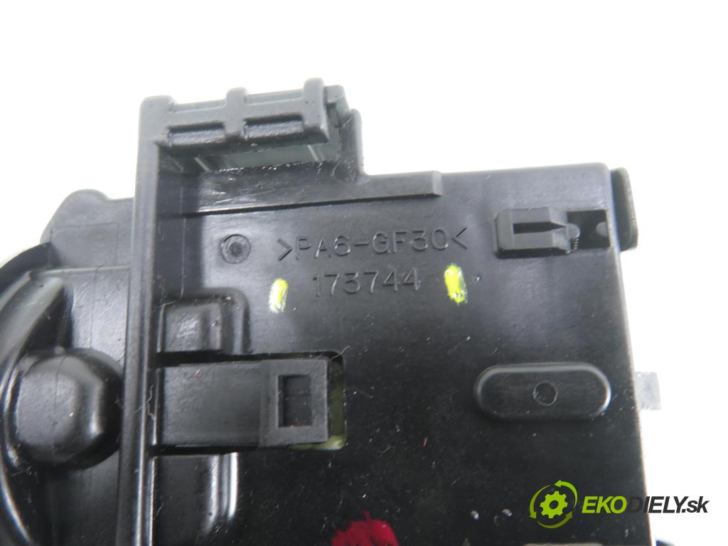 SUZUKI SWIFT III (MZ, EZ) HB 2007 51,00 1.3 DDiS (RS 413D) 69 - Z13DT 1248,00 / páčka ľavá strana 173744