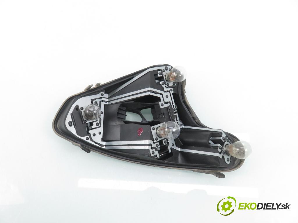 PEUGEOT 308 (4A_, 4C_) HB 2007 110,00 1.6 THP 150 - 5FX (EP6DT) 1598,00 vložka svetla pravy zadné 