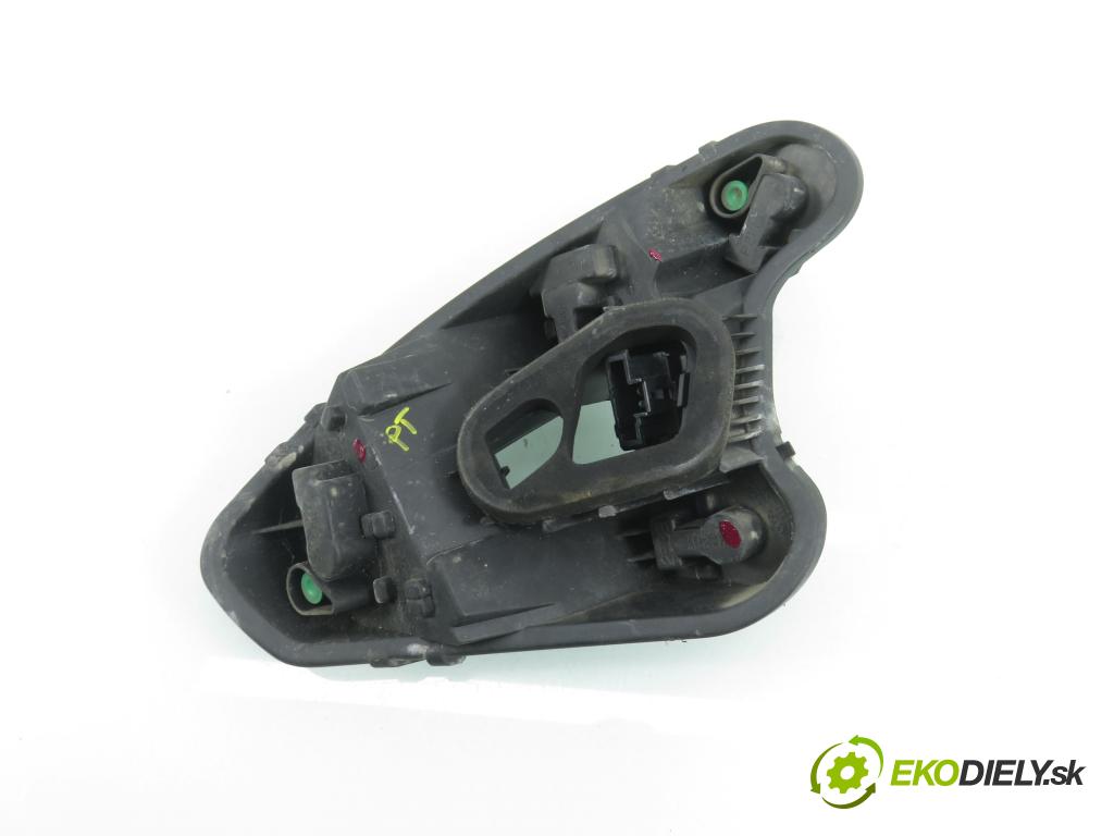 PEUGEOT 308 (4A_, 4C_) HB 2007 110,00 1.6 THP 150 - 5FX (EP6DT) 1598,00 vložka svetla pravy zadné