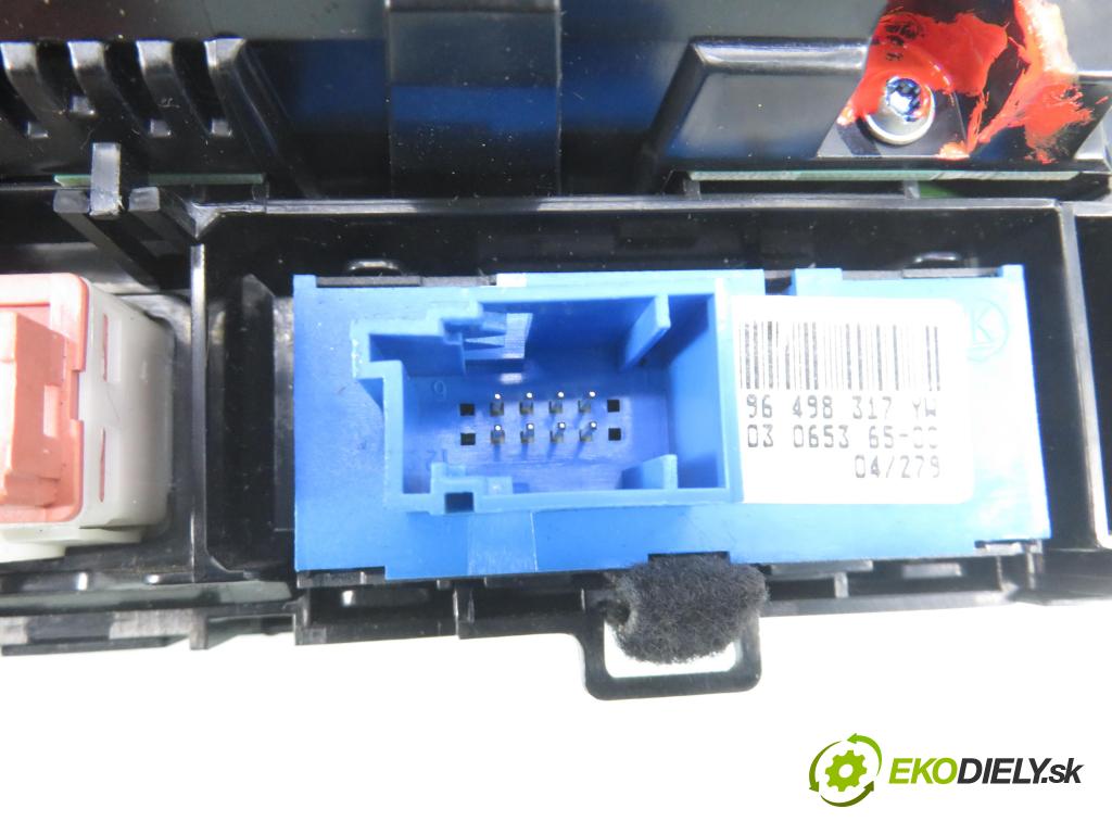 CITROEN C5 II Break (RE_) KOMBI 2004 100,00 2.0 HDi 136 1997,00 Panel kúrenia KLIMATRONIK 96573328