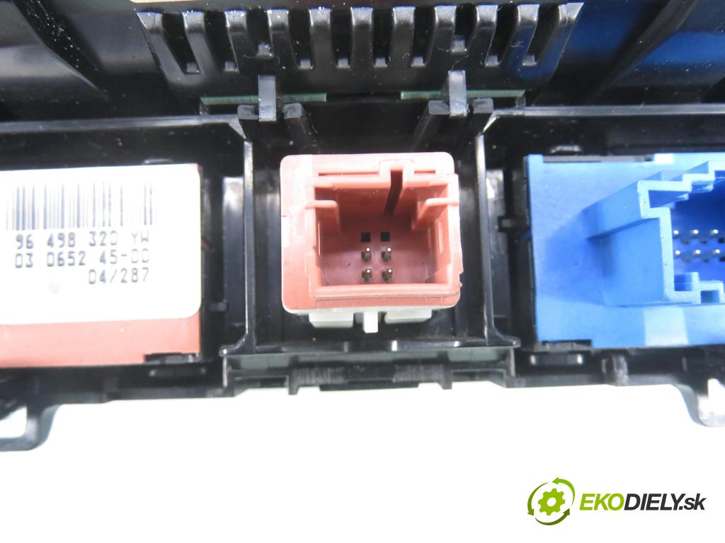 CITROEN C5 II Break (RE_) KOMBI 2004 100,00 2.0 HDi 136 1997,00 Panel kúrenia KLIMATRONIK 96573328