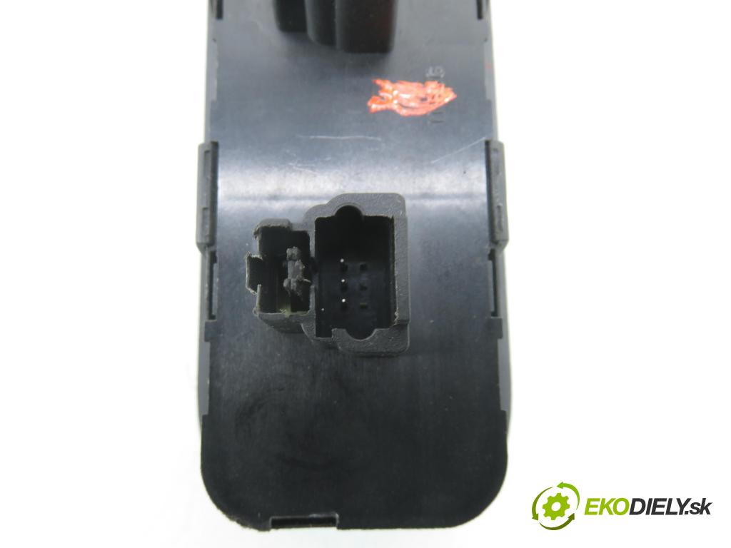 CITROEN C5 II Break (RE_) KOMBI 2004 100,00 2.0 HDi 136 1997,00 Panel ovládania okien 96514299ZF