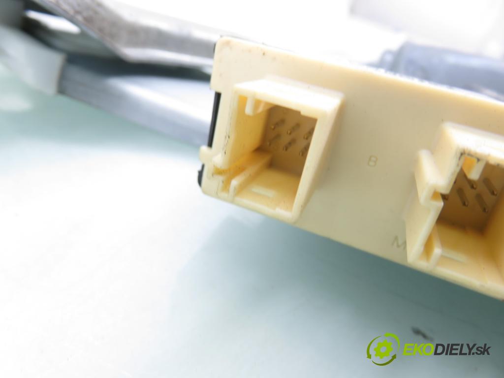 CITROEN C4 I (LC_) HB 2009 65,00 1.4 16V 88 - KFU 1360,00 Mechanizmus okien 9657133680 ; 9681576080