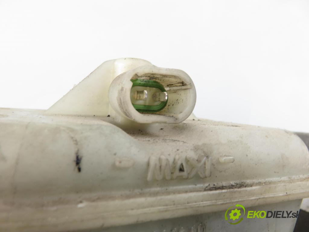 RENAULT TRAFIC II Skrzynia (FL) FURGON 2002 74,00 1.9 dCi - F9Q 760 1870,00 Posilovač 8200003516 ; 91165929 (Servočerpadlo)