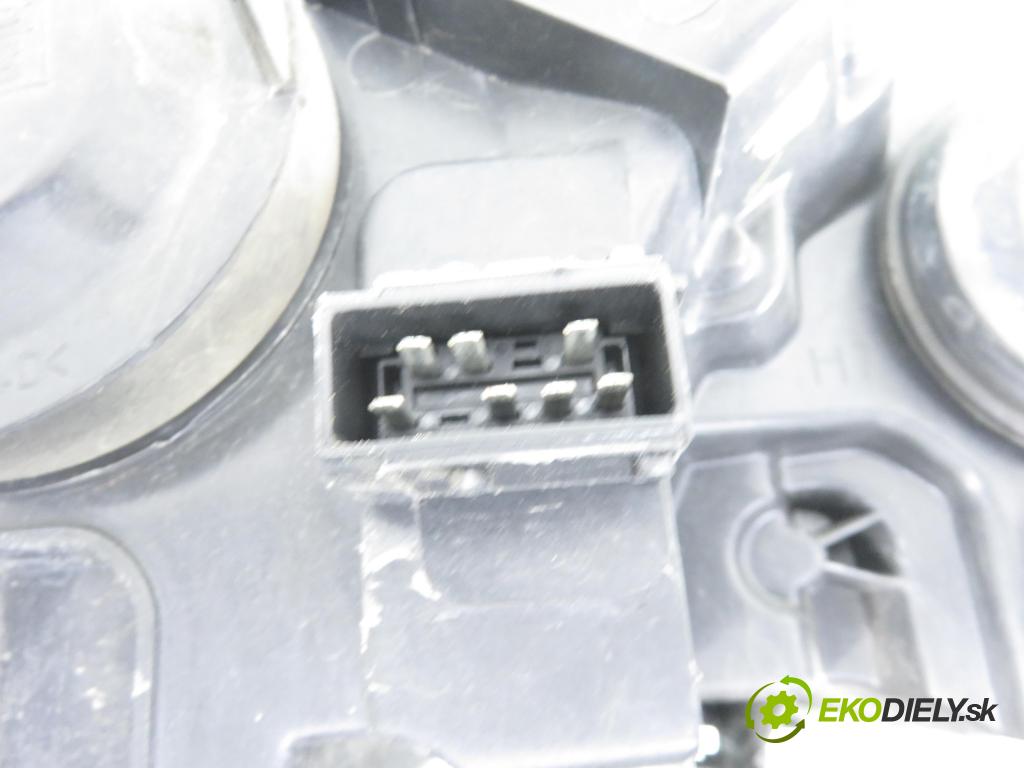 CITROEN C4 I (LC_) HB 2009 65,00 1.4 16V 88 - KFU 1360,00 Svetlo LP 89902334