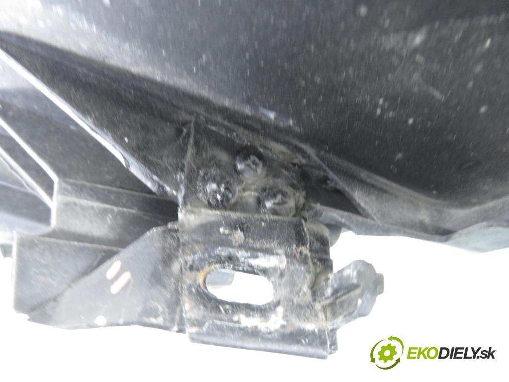 CITROEN C4 I (LC_) HB 2009 65,00 1.4 16V 88 - KFU 1360,00 Svetlo LP 89902334