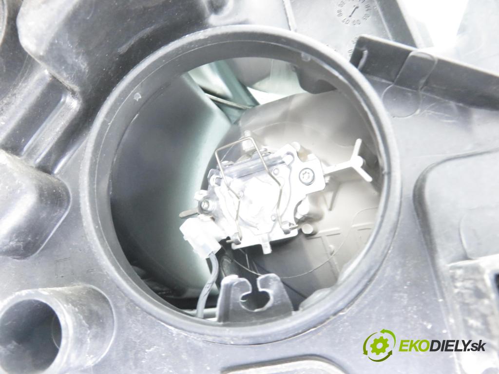 CITROEN C4 I (LC_) HB 2009 65,00 1.4 16V 88 - KFU 1360,00 Svetlo LP 89902334