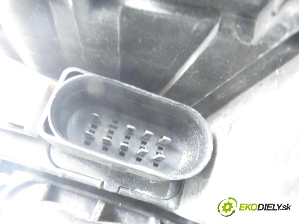 AUDI A4 (8E2, B6) SEDAN 2001 96,00 1.9 TDI PD 130 - AWX 1896,00 Svetlo PP