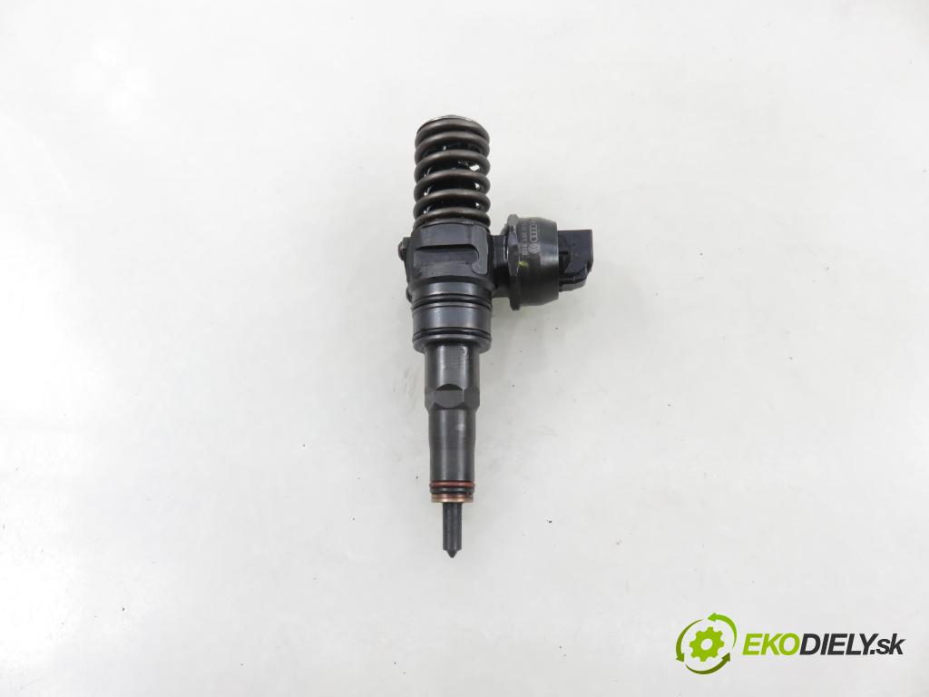 VW GOLF V (1K1) HB 2005 77,00 1.9 TDI PD 105 - BKC 1896,00 Vstrekovač 038130073AG ; 0414720215 (Vstrekovač paliva)