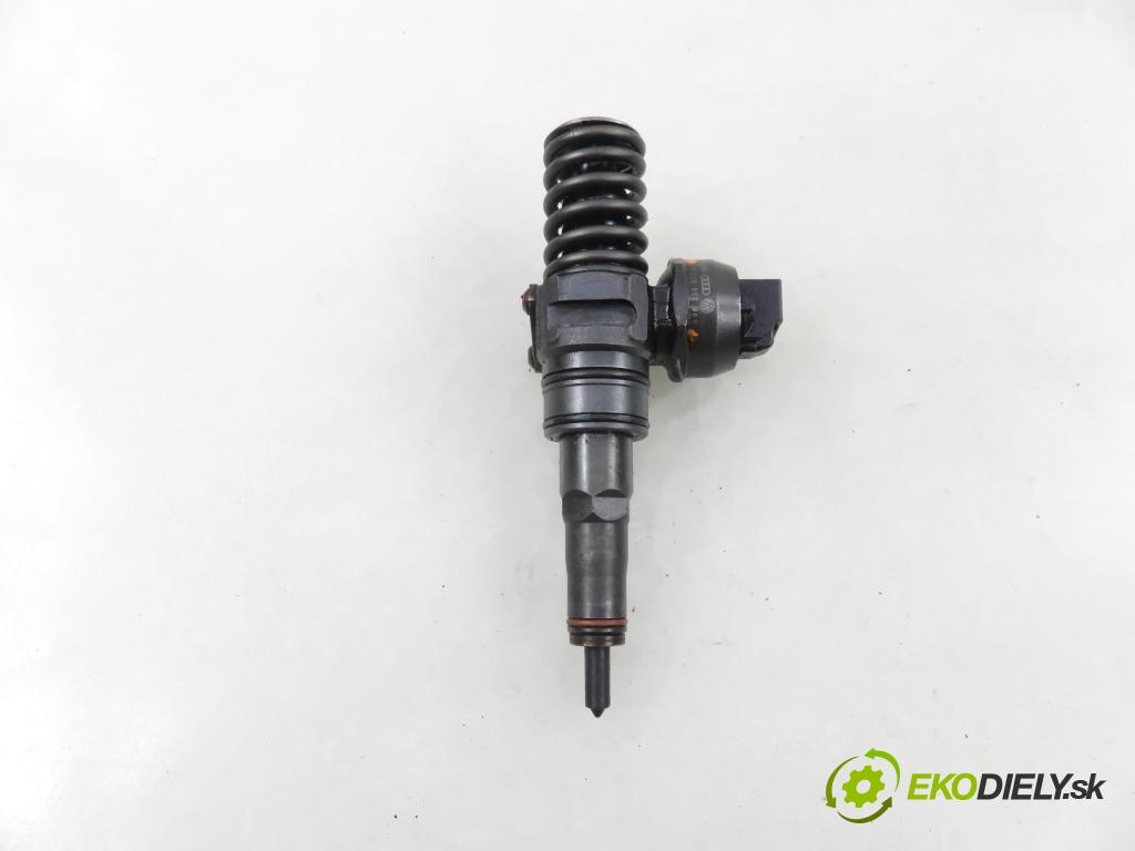 VW GOLF V (1K1) HB 2005 77,00 1.9 TDI PD 105 - BKC 1896,00 Vstrekovač 038130073AG ; 0414720215 (Vstrekovač paliva)