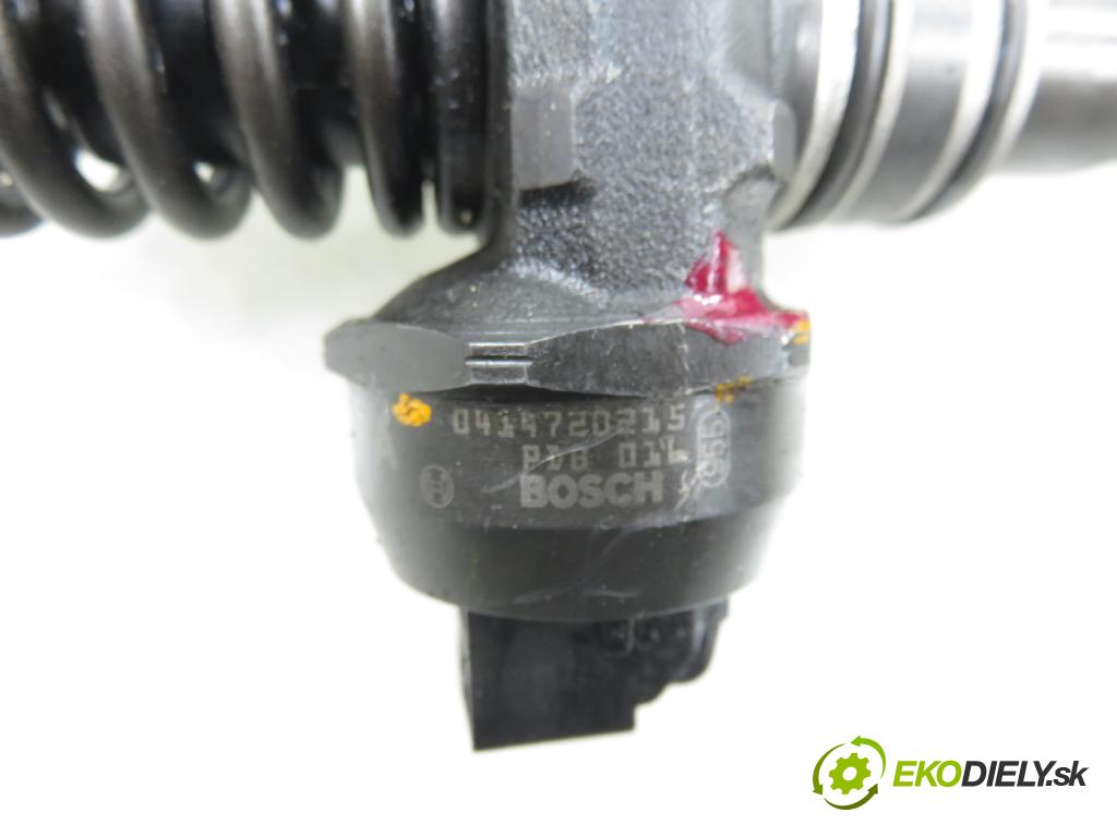 VW GOLF V (1K1) HB 2005 77,00 1.9 TDI PD 105 - BKC 1896,00 Vstrekovač 038130073AG ; 0414720215 (Vstrekovač paliva)