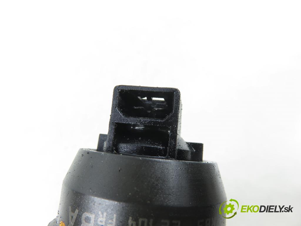 VW GOLF V (1K1) HB 2005 77,00 1.9 TDI PD 105 - BKC 1896,00 Vstrekovač 038130073AG ; 0414720215 (Vstrekovač paliva)