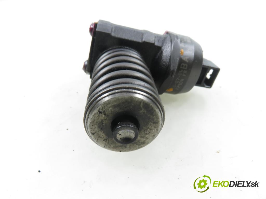 VW GOLF V (1K1) HB 2005 77,00 1.9 TDI PD 105 - BKC 1896,00 Vstrekovač 038130073AG ; 0414720215 (Vstrekovač paliva)