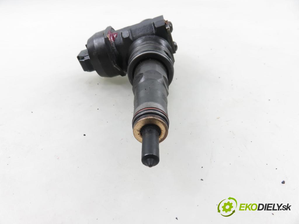 VW GOLF V (1K1) HB 2005 77,00 1.9 TDI PD 105 - BKC 1896,00 Vstrekovač 038130073AG ; 0414720215 (Vstrekovač paliva)