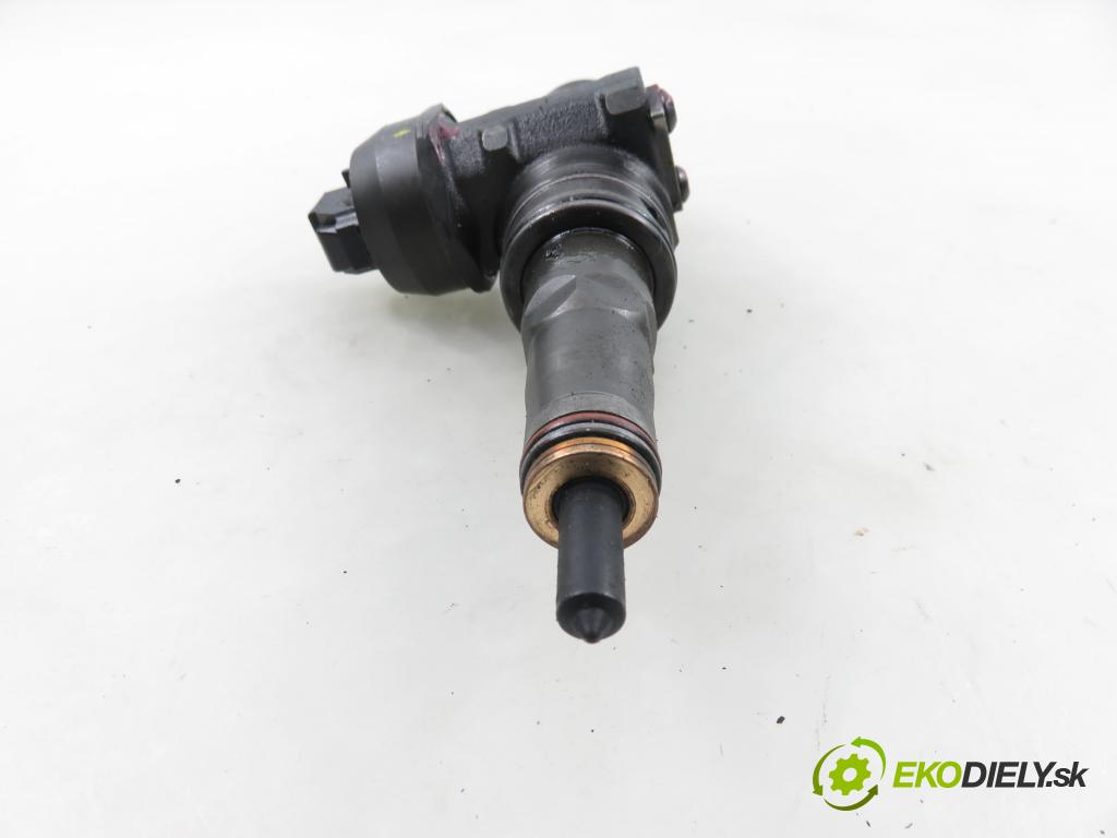 VW GOLF V (1K1) HB 2005 77,00 1.9 TDI PD 105 - BKC 1896,00 Vstrekovač 038130073AG ; 0414720215 (Vstrekovač paliva)