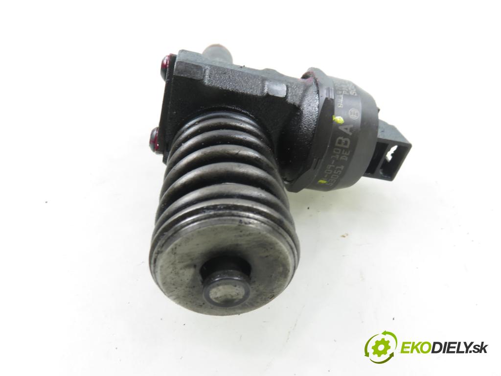 VW GOLF V (1K1) HB 2005 77,00 1.9 TDI PD 105 - BKC 1896,00 Vstrekovač 038130073AG ; 0414720215 (Vstrekovač paliva)