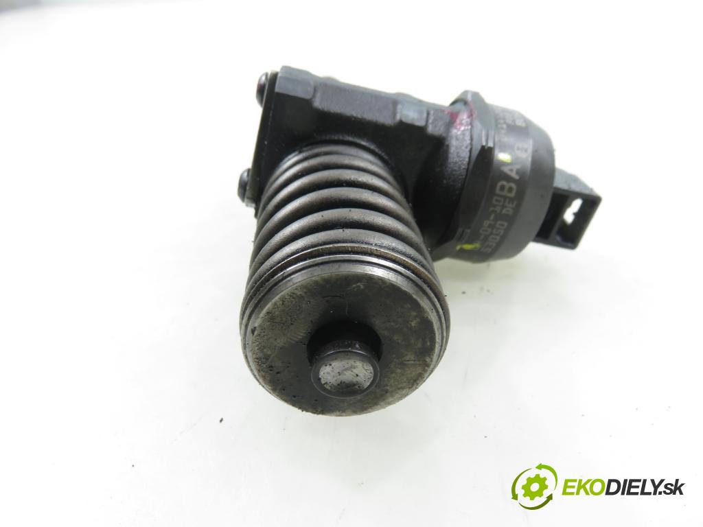 VW GOLF V (1K1) HB 2005 77,00 1.9 TDI PD 105 - BKC 1896,00 Vstrekovač 038130073AG ; 0414720215 (Vstrekovač paliva)