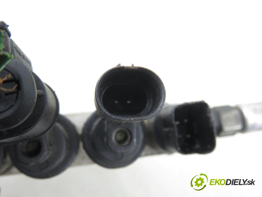 SEAT CORDOBA (6K2) SEDAN 2000 55,00 1.4 16V - AUA 1390,00 lišta vstřikovací LPG 09SQ99020002G ; 67R010185